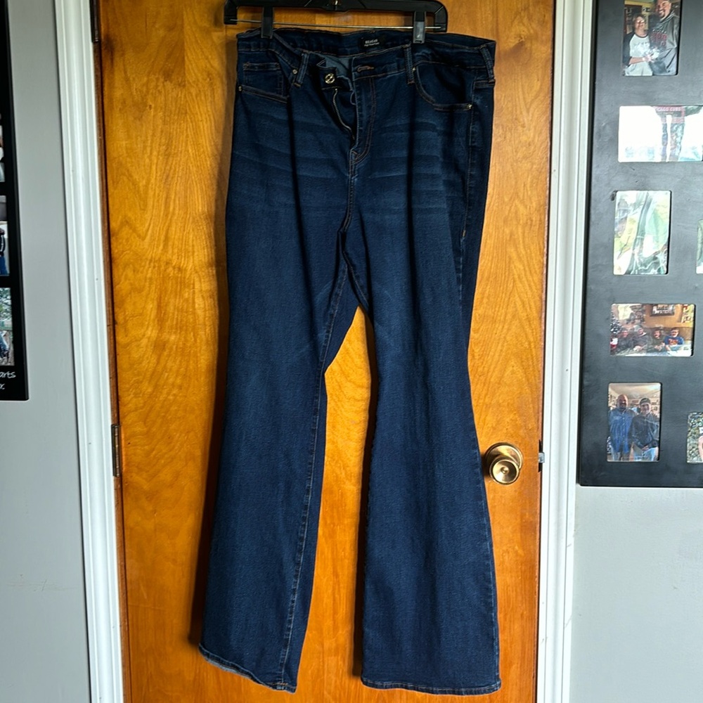 Adorable jeans!